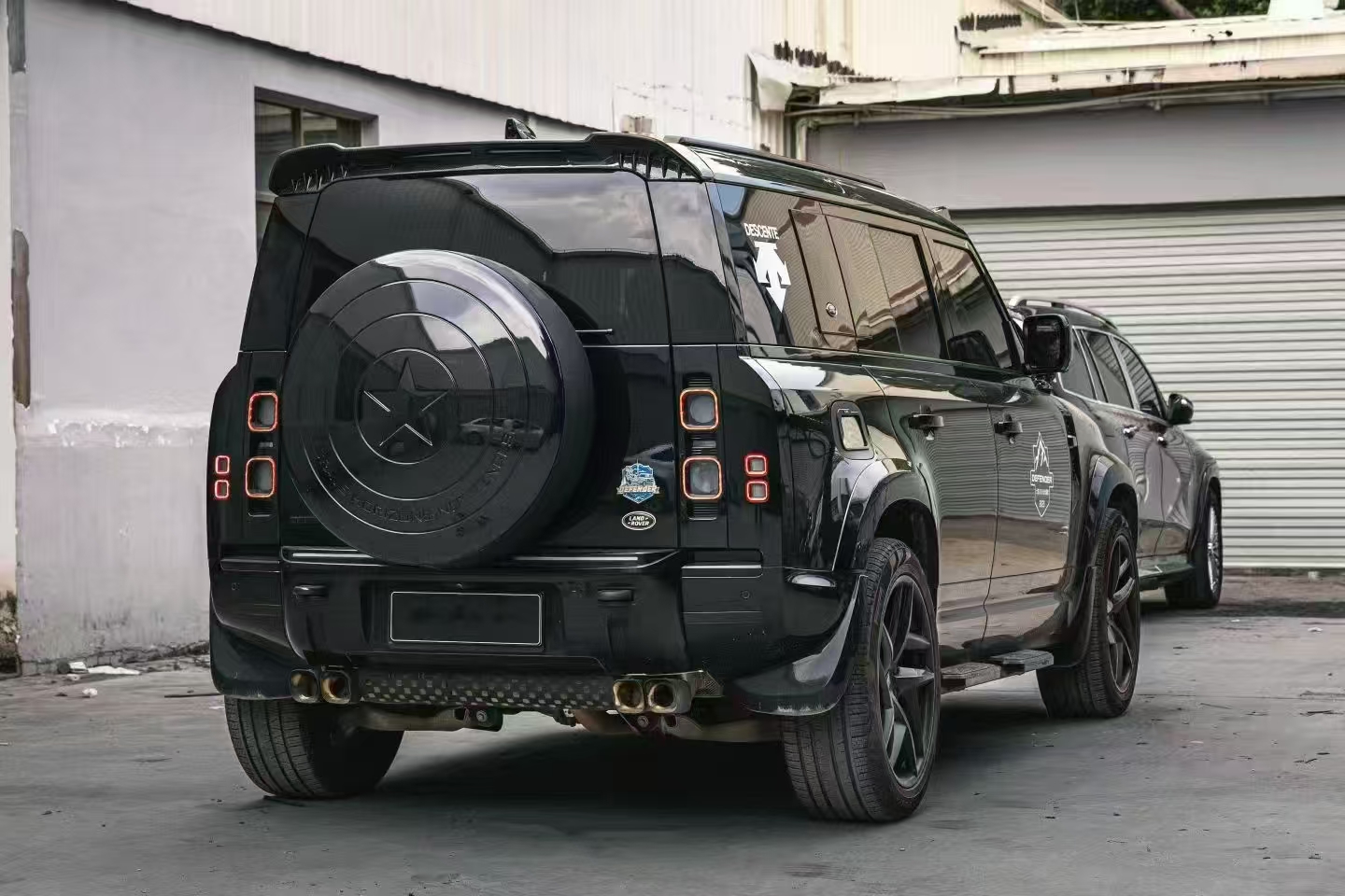 A Land Rover Defender Dry Carbon Spoiler Is TheTop-tier Choice For Weight Savings And Quality