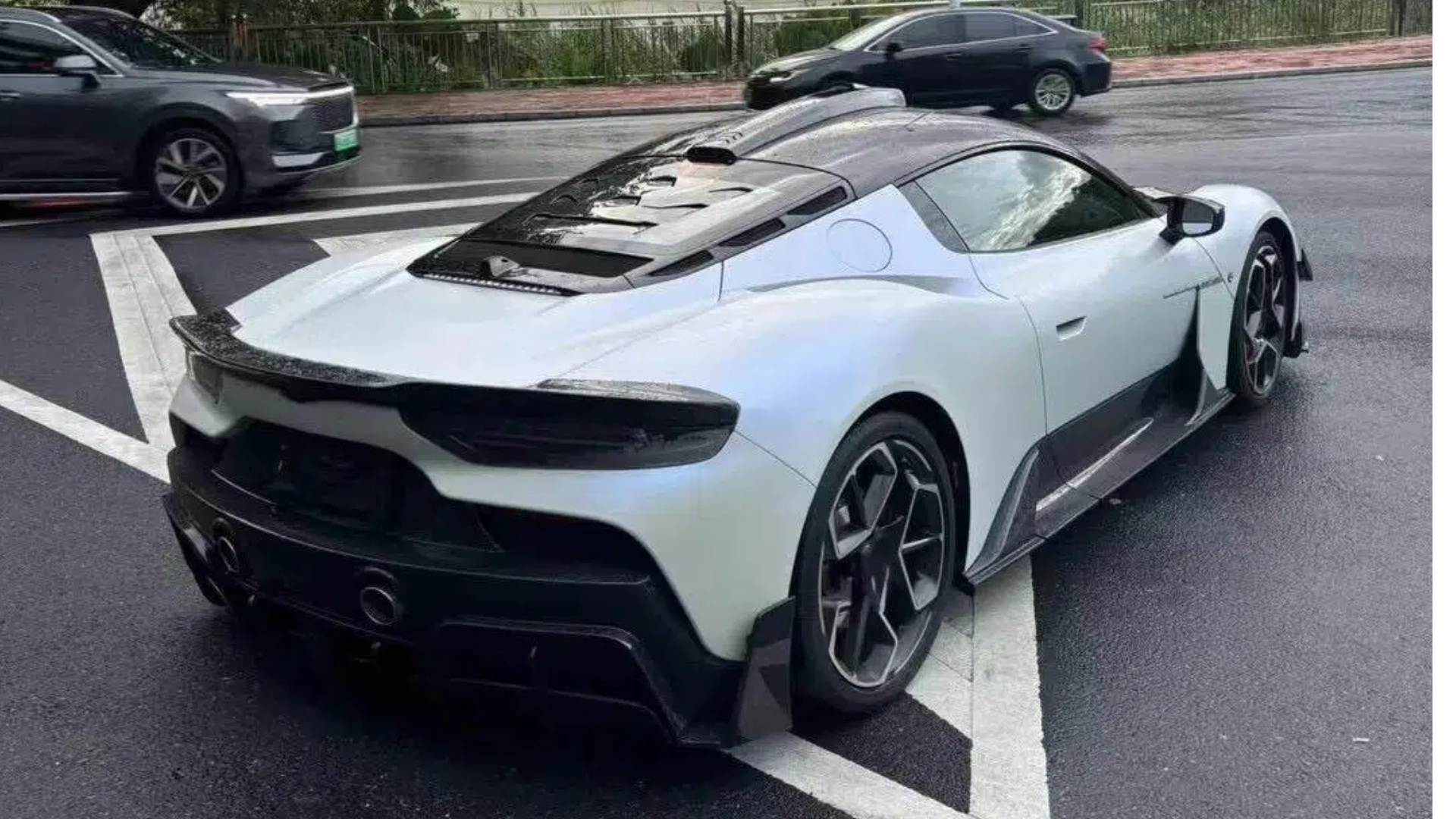 A Carbon Fiber Transformation: Mansory Unleashes the Maserati MC20's Aggressive Alter Ego